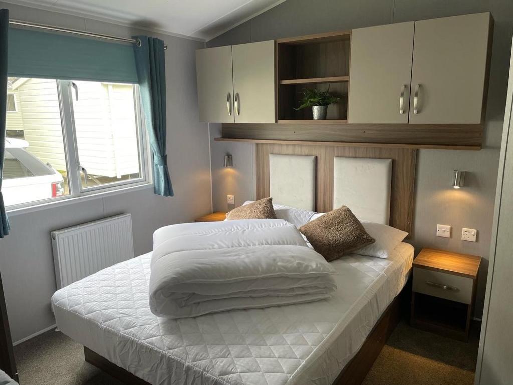 6 Berth Comfy Homely Caravan, Dog Friendly Belton with Browston Extérieur photo