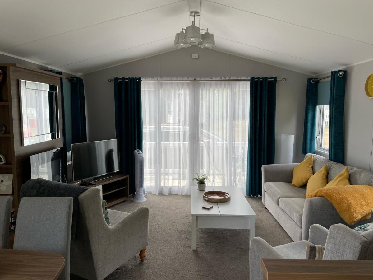 6 Berth Comfy Homely Caravan, Dog Friendly Belton with Browston Extérieur photo